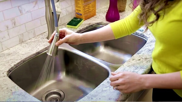 How to Prevent Future Odors Coming from the Kitchen Sink